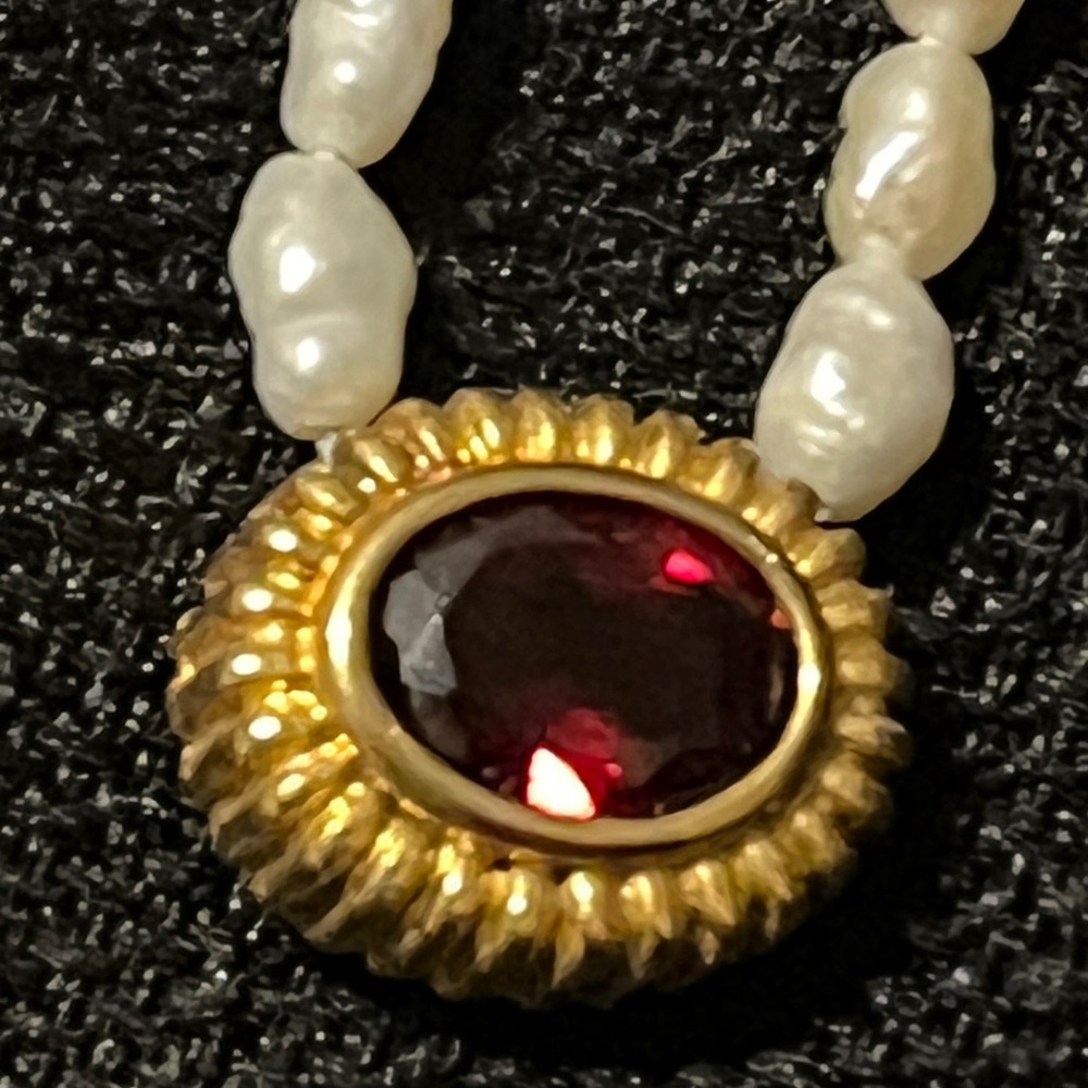 Elegant Pearl Necklace With Gold And Red Pendant - image 1